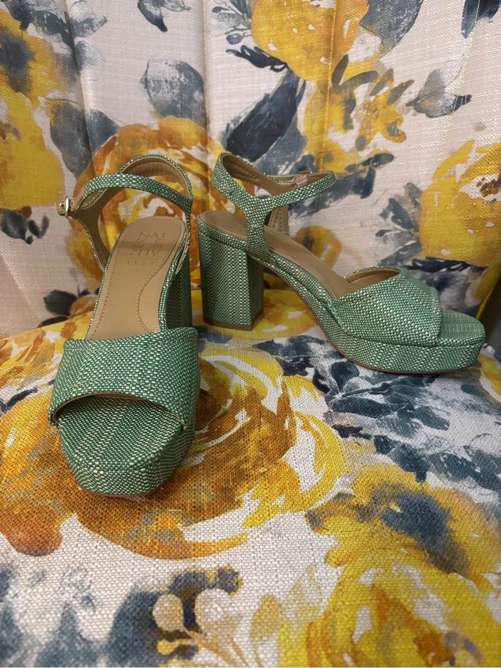 NWT Naturalizer Petra Ankle Strap Platform Sandals in Green Size 8